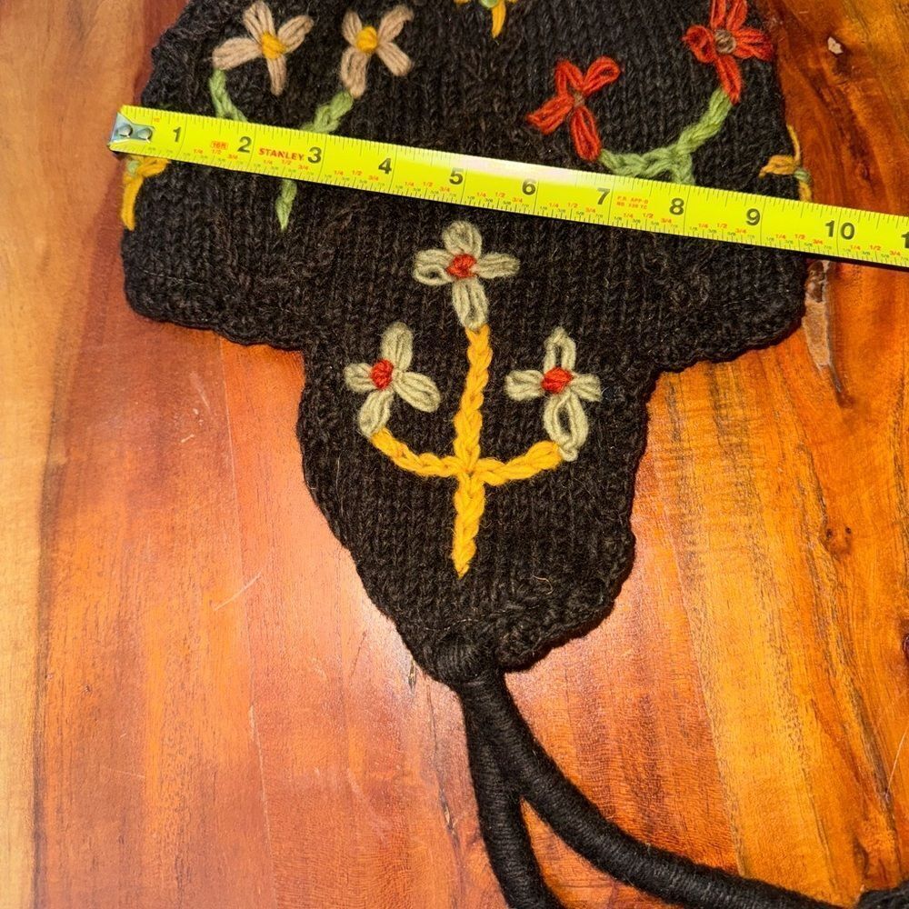 Handcrafted by Napalis artisans Chullo Knit Nepal Wool Hat, Green Flowers w/ties - Picture 7 of 9